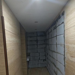 业主砌墙私占200平大堂?已拆除业主私占大堂行为遭曝光，违规砌墙占用面积达200平米，现已被拆除